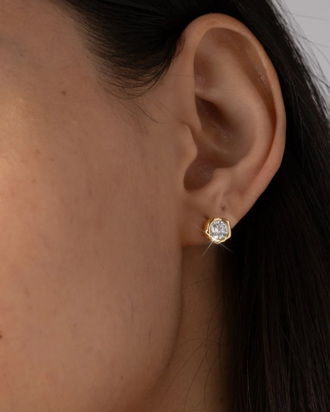 Asterales Molten Bezel Stud Earring - Gold