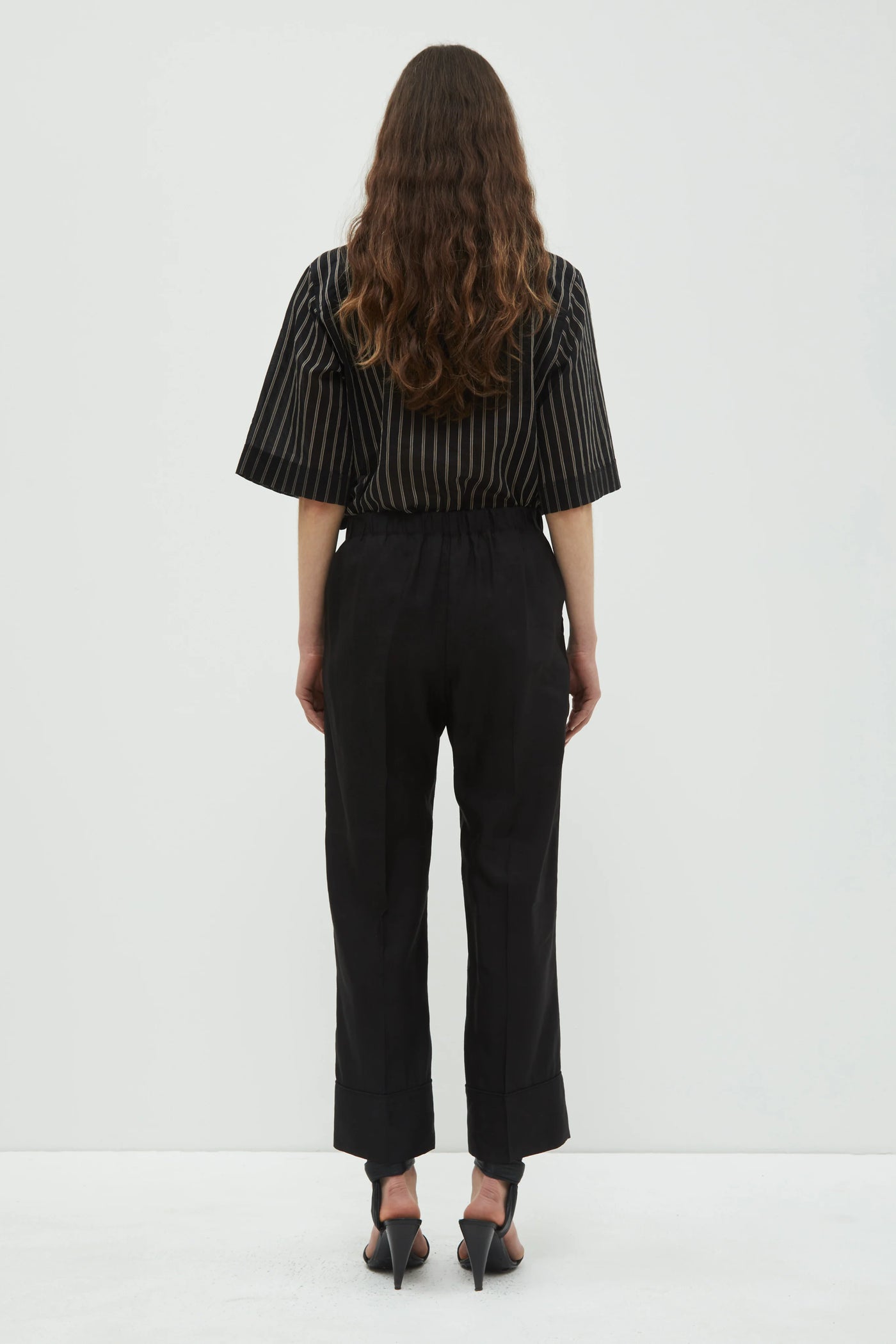 Panesh Cropped Straight Pants - Black