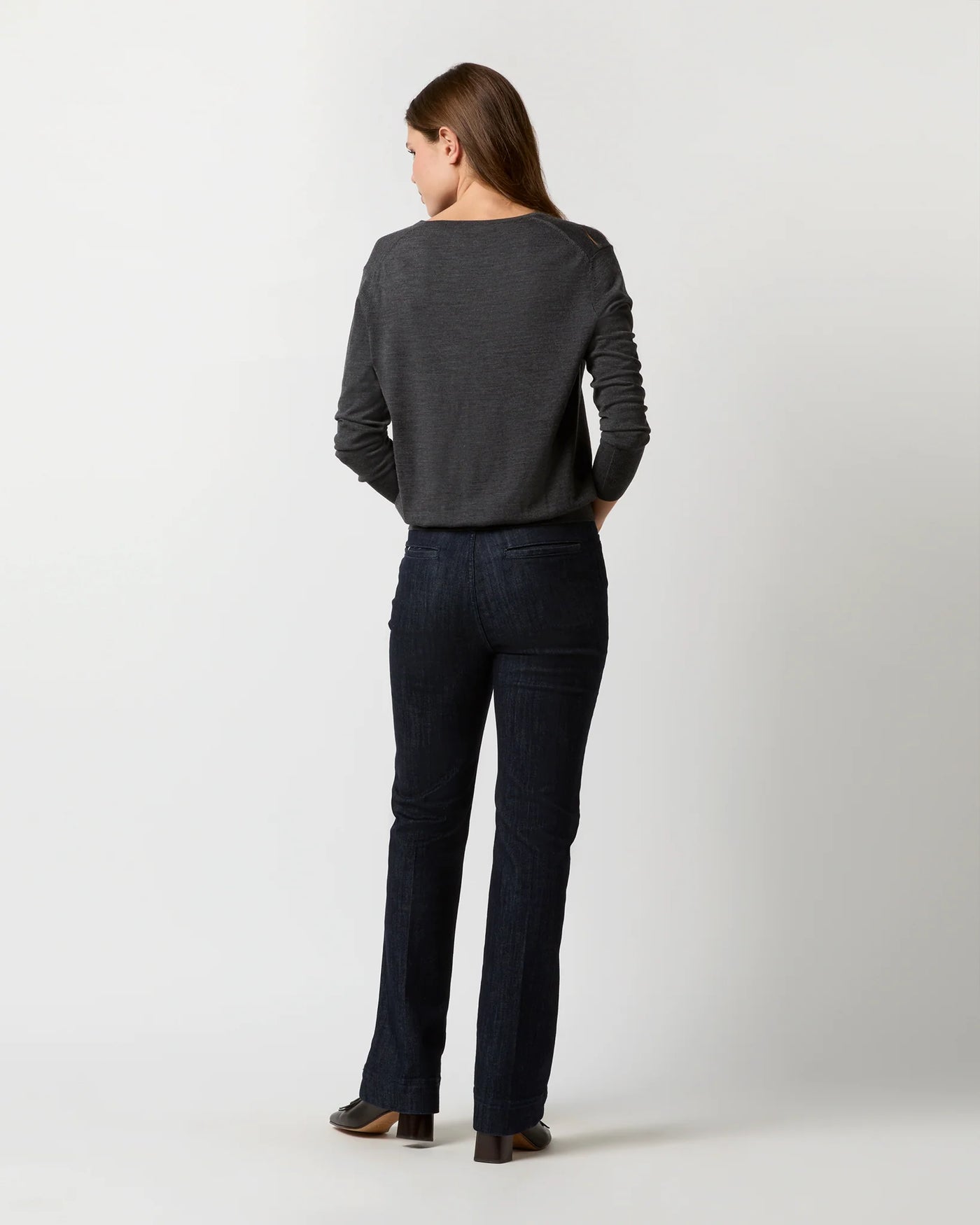 Kate V-Neck Sweater - Heather Charcoal Escorial Wool