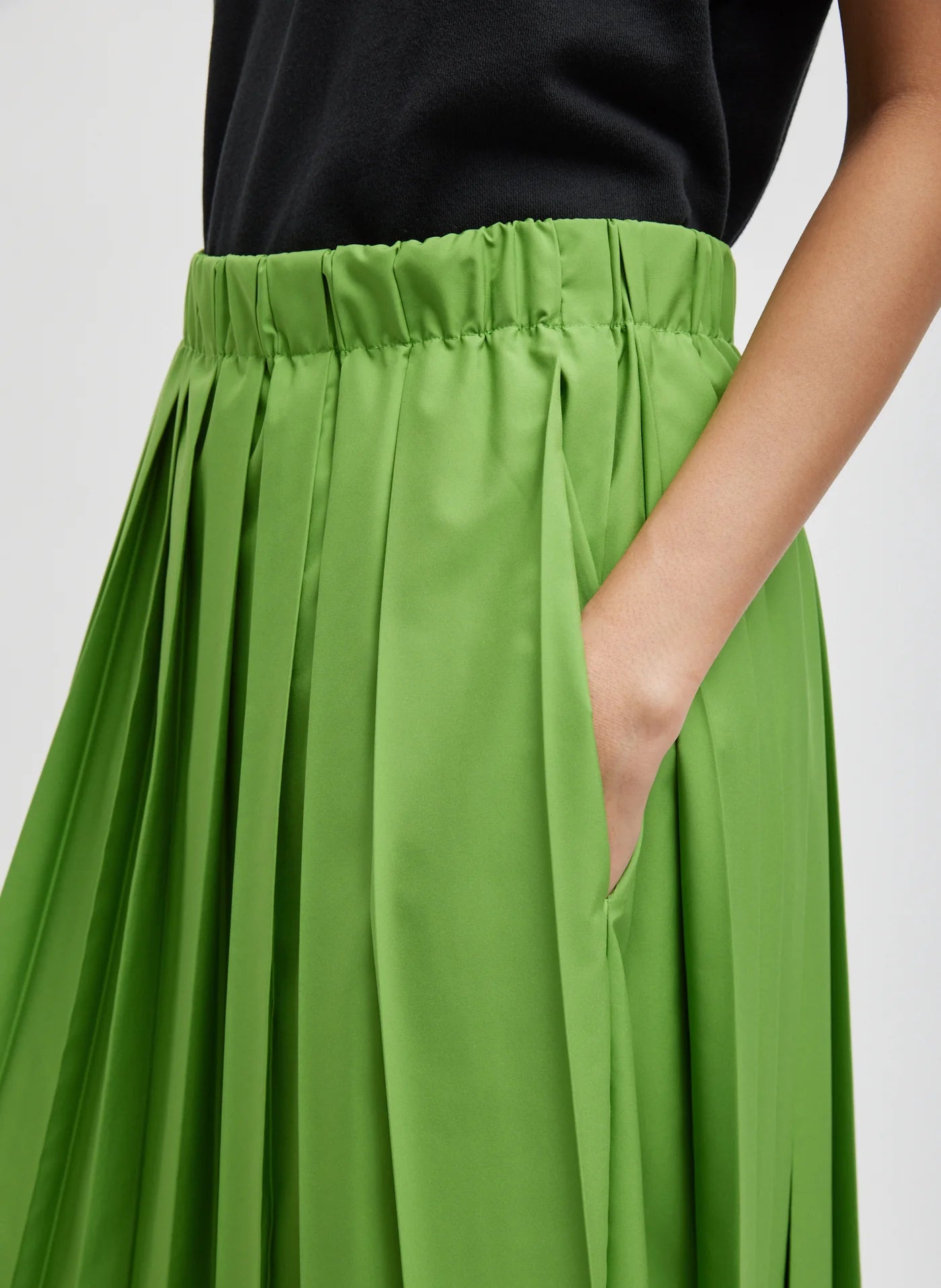 Nylon Pleated Pull On Skirt - Lime