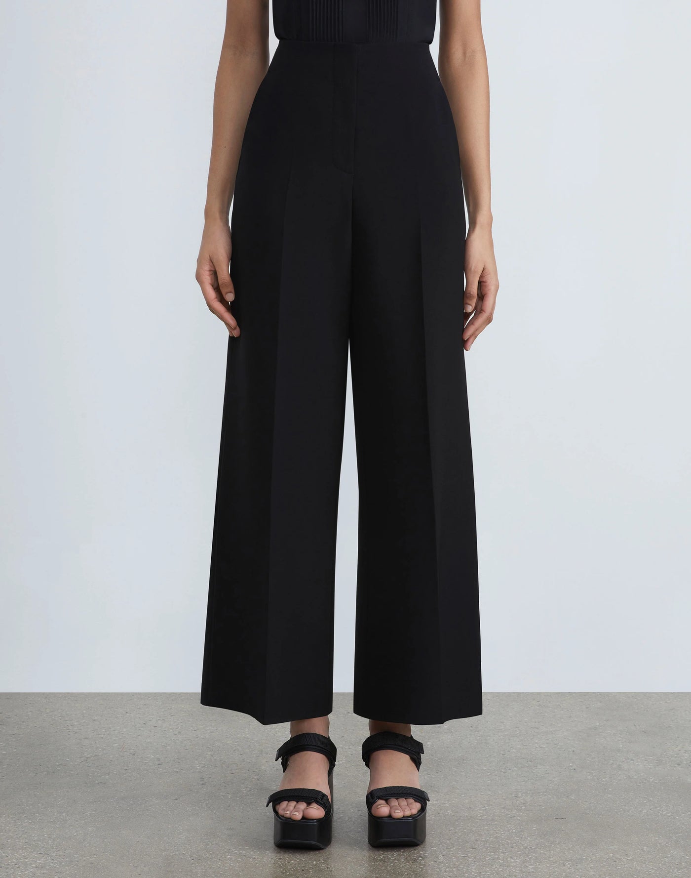 Finesse Crepe Franklin Wide Leg Ankle Pant - Black