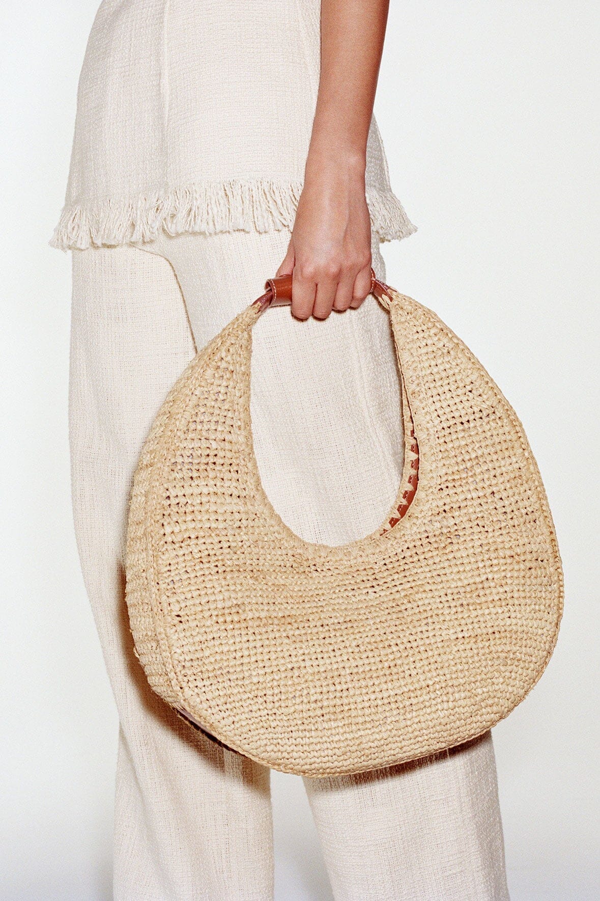 LARGE RAFFIA MOON BAG - NATURAL RAFFIA